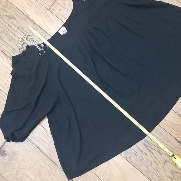 Toto Collection Chain Shoulder Strap Blouse - Picture 4 of 8